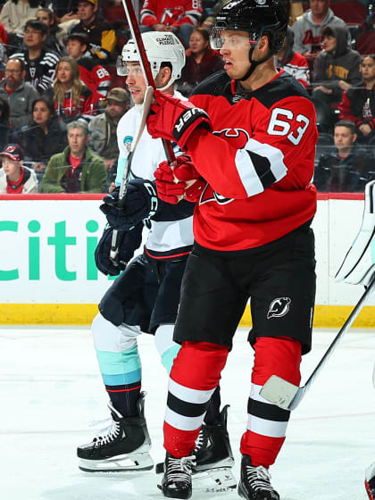 易建联的沉默耐人寻味 还能微微一笑反转吗