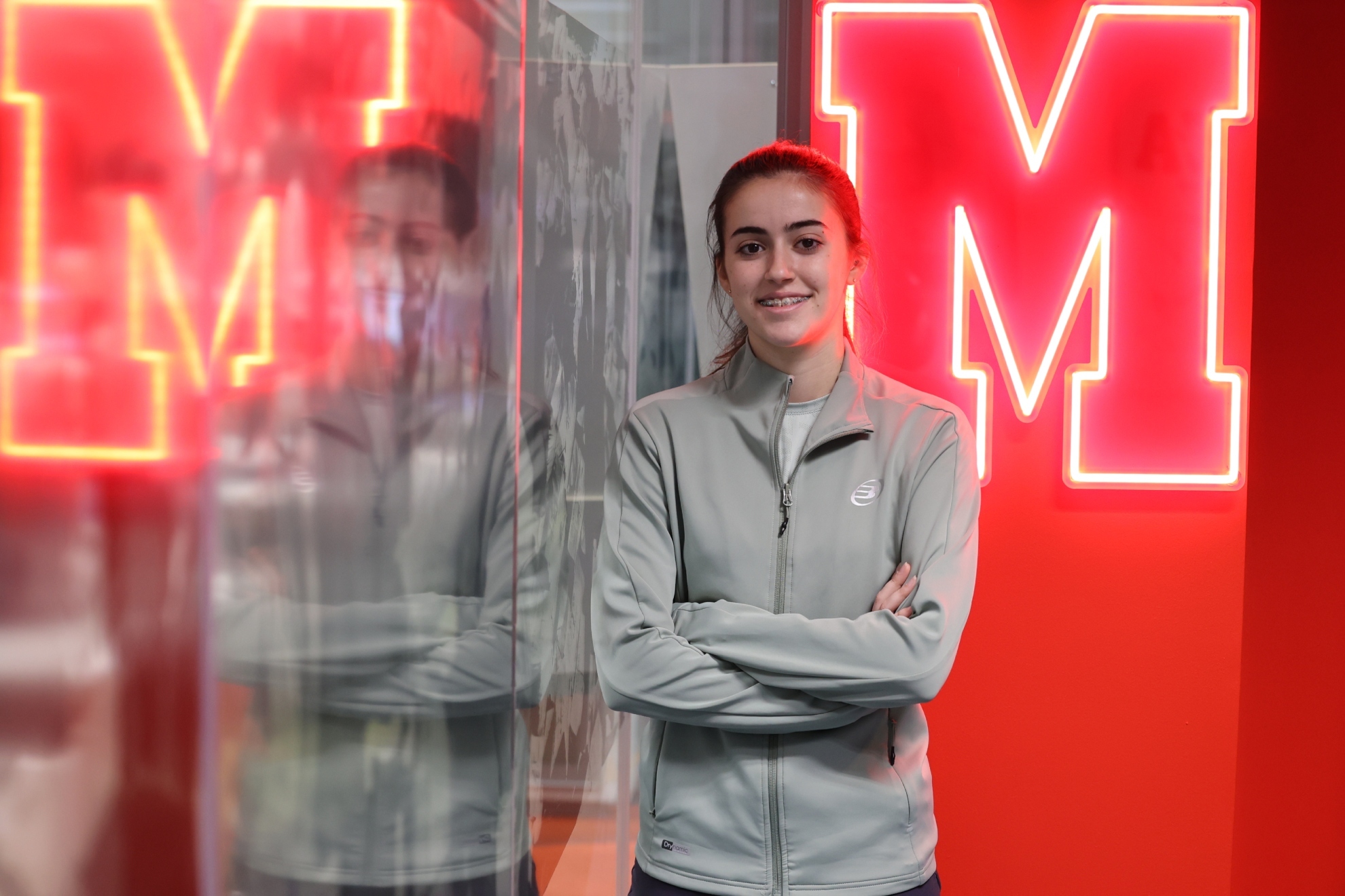 成龙“魔咒”席卷澳网！互动球员全军覆没，反向锦鲤体质引热议.