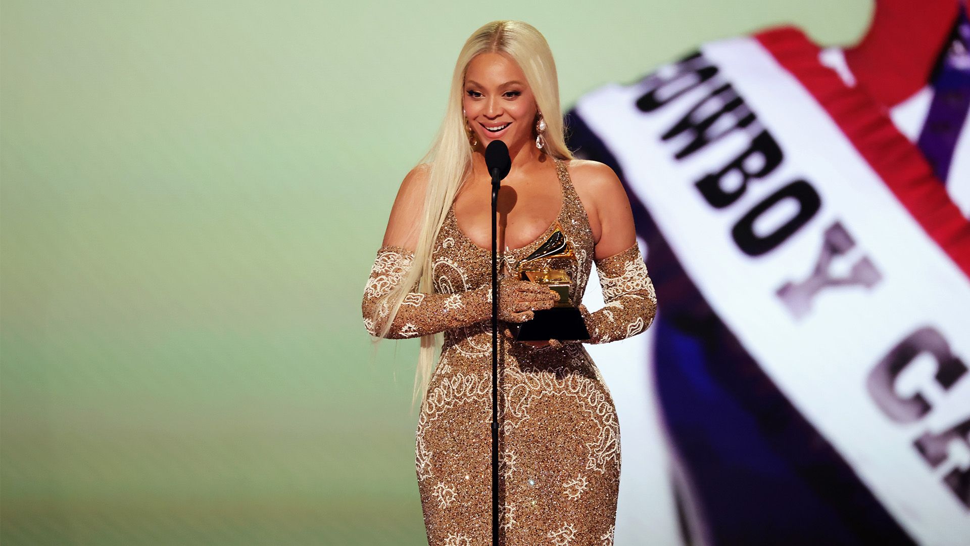 轮的比赛还 轮的比赛还